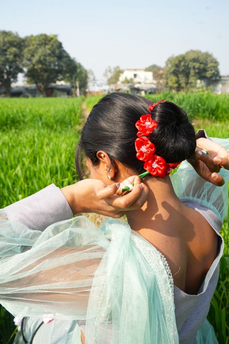 Adjustable Satin Gajra - Image 3