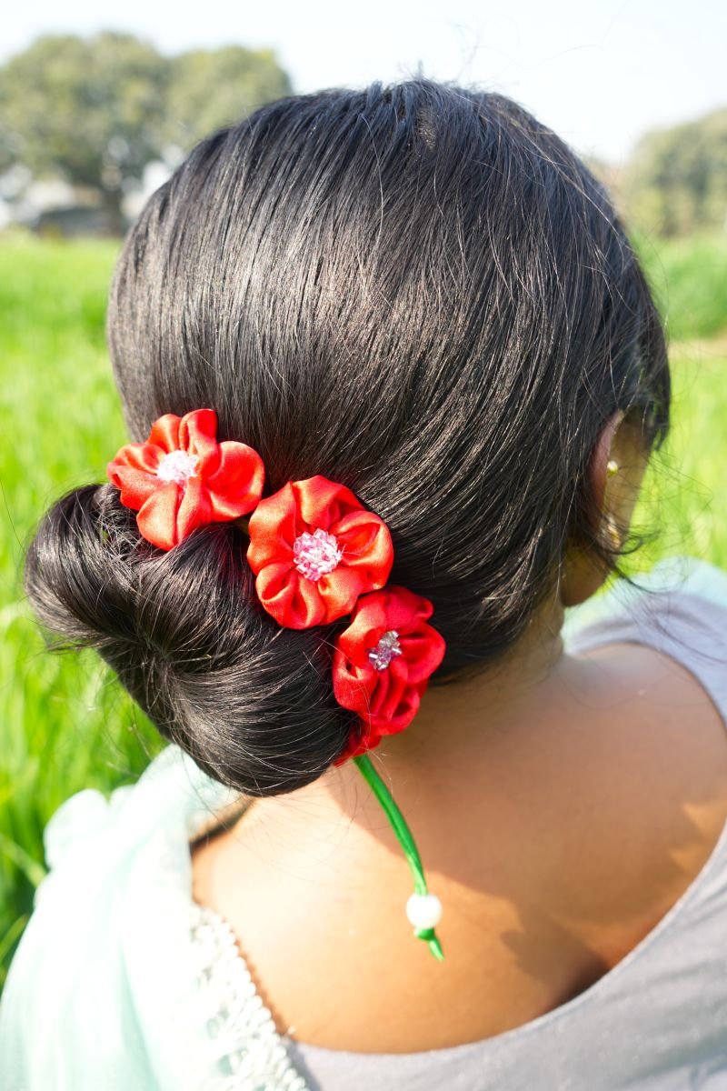 Adjustable Satin Gajra - Image 4